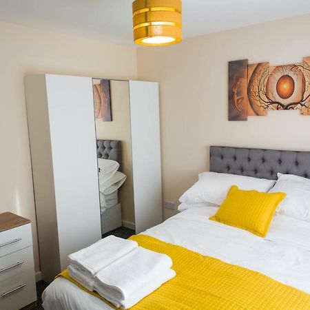 Salford Holiday Apartment Manchester Exterior photo