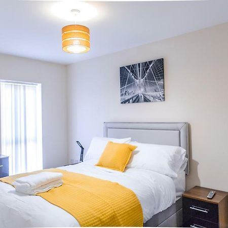 Salford Holiday Apartment Manchester Exterior photo
