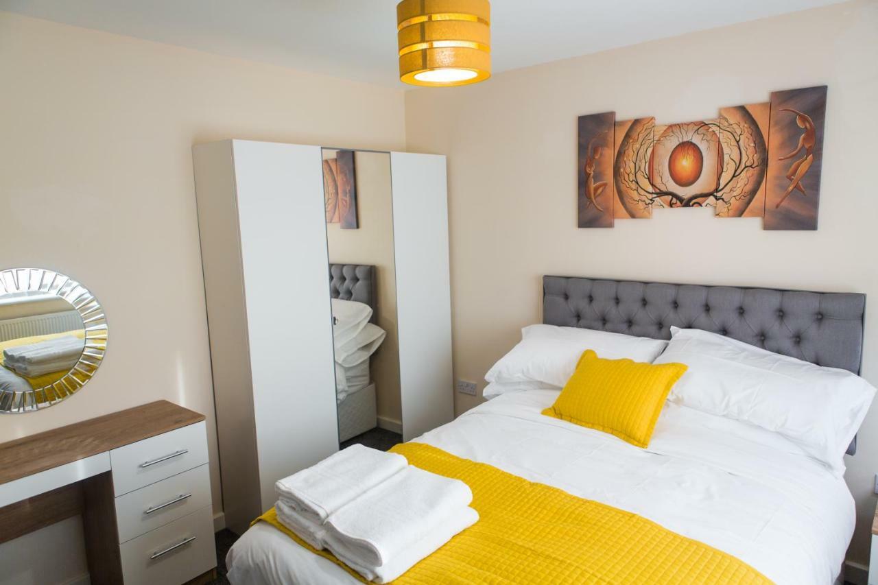 Salford Holiday Apartment Manchester Exterior photo