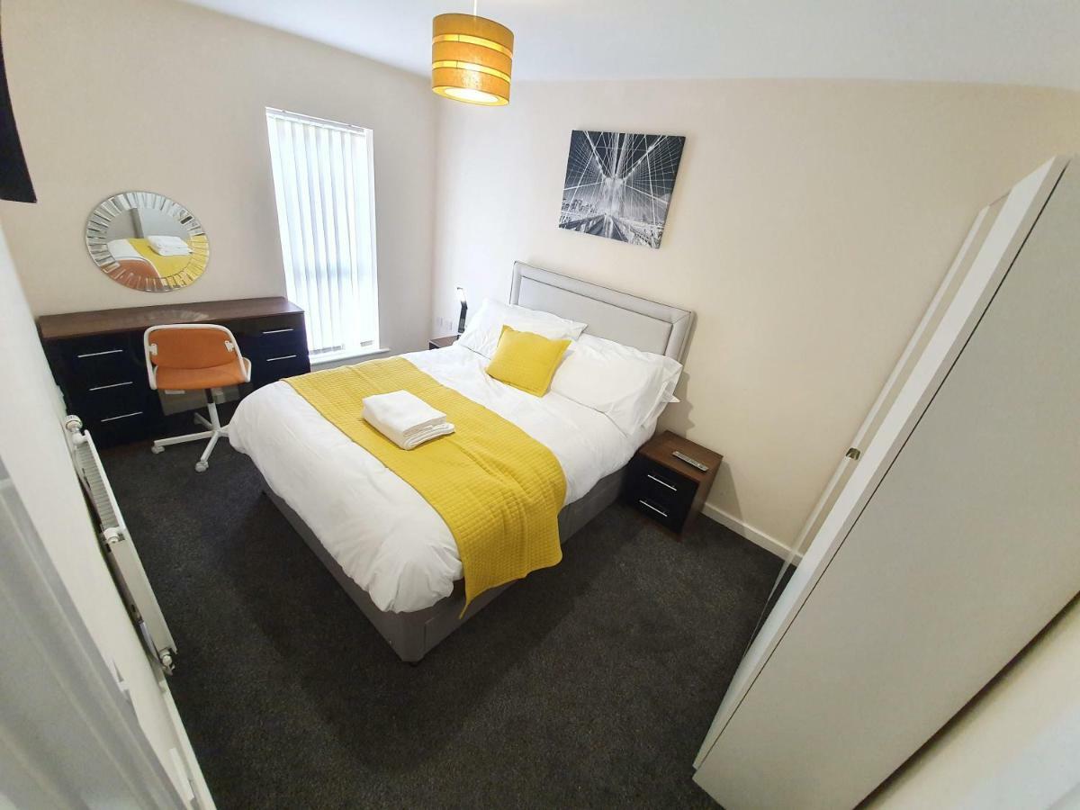 Salford Holiday Apartment Manchester Exterior photo