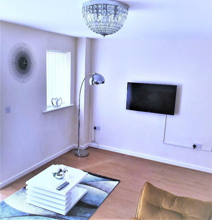 Salford Holiday Apartment Manchester Exterior photo